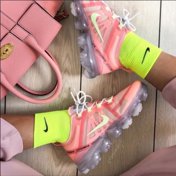 Nike Shoes - NWT Nike Air Vapormax Peach